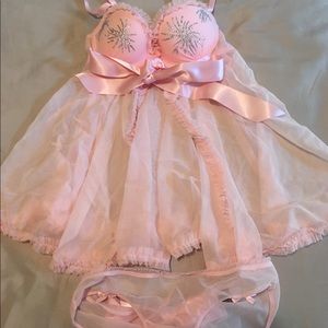 Victoria's Secret 34B pink lingerie